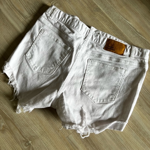 women’s high waist white denim shorts - size large - Picture 2 of 3